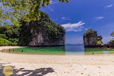 Z Ao Nang, Krabi: jednodniowa wycieczka po wyspach Hong + punkt widokowyŁodzią Longtail: jednodniowa wycieczka grupowa po wyspach Hong + punkt widokowy