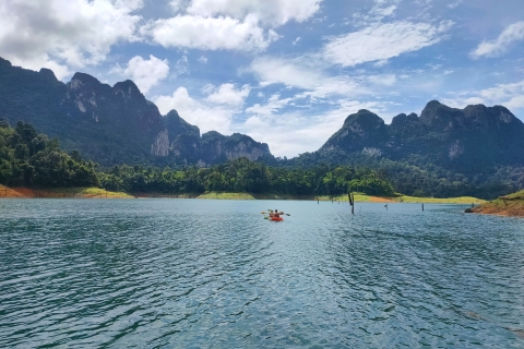 Z Khao Lak/Khao Sok: Wycieczka nad jezioro Cheow Lan i szmaragdowy basenOdbiór z wioski Khao Sok