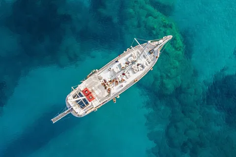 Rhodes: Boat Tour with Snorkeling, Gourmet Buffet & Open Bar