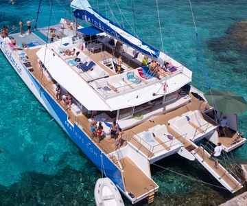 Malta: viagem à lagoa azul, praias e baías de catamarã