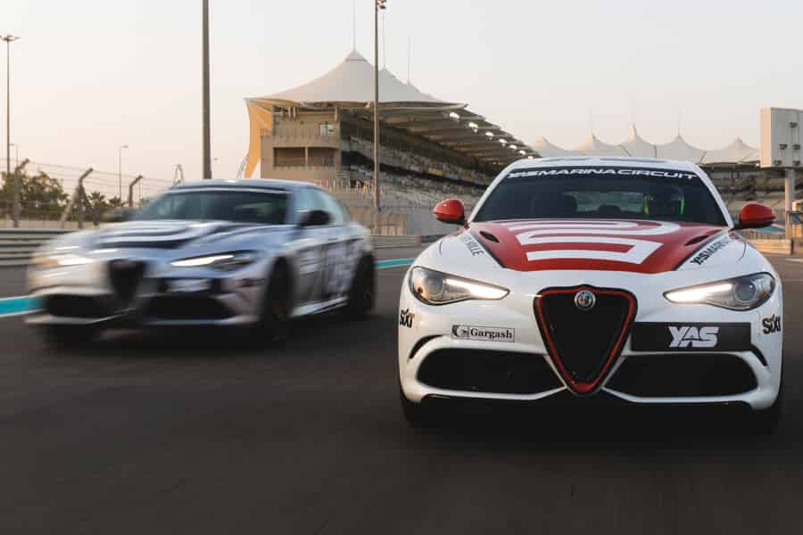 Abu Dhabi: ARG Quadrifoglio Fahrerlebnis oder Mitfahrerlebnis. Foto: GetYourGuide Abu Dhabi: ARG Quadrifoglio Fahrerlebnis oder Mitfahrerlebnis. Foto: GetYourGuide