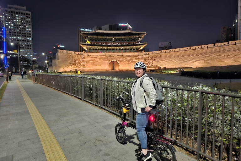 Seúl: Visita guiada nocturna en bicicleta eléctrica