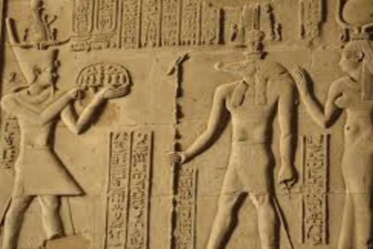 Pirámides y Crucero por el Nilo en tren