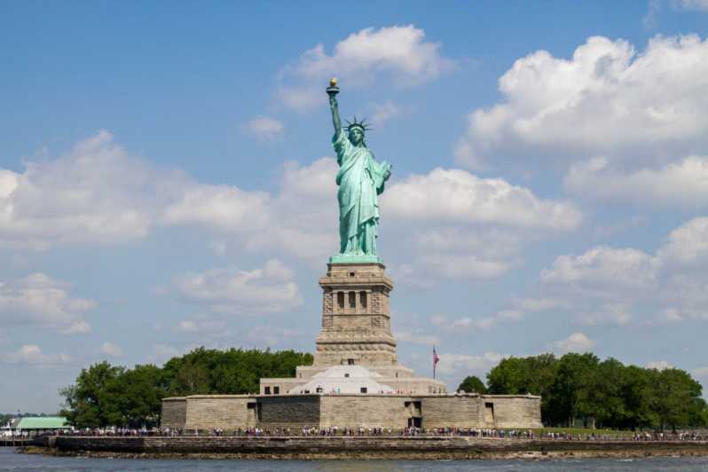 Nova York: Passeio de Barco Expresso "Estátua da Liberdade" sem Fila da Bilheteria