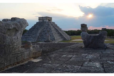 Cancun: Valladolid and Chichen-Itzá Full-Day Prívate Tour