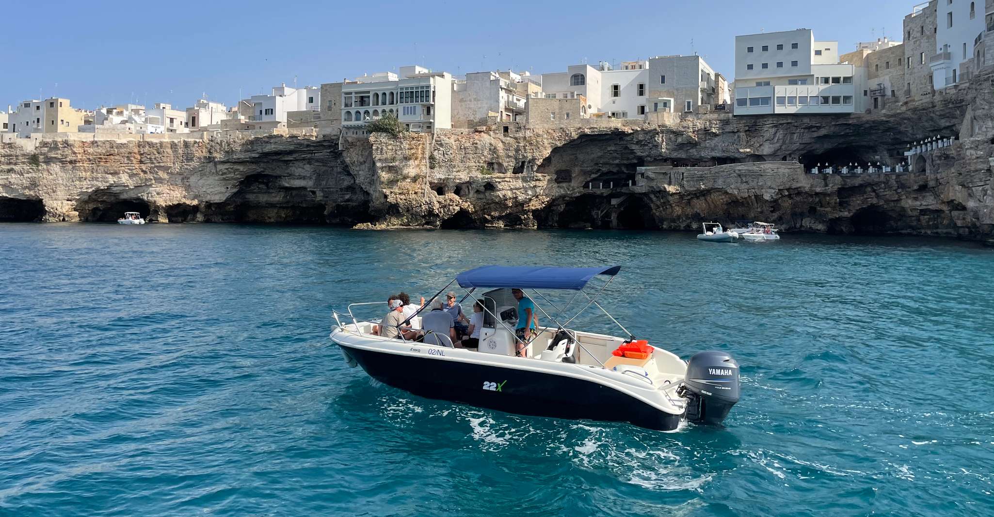Polignano a Mare, Grottes et Grottes Tour en bateau avec Spritz - Hizvo