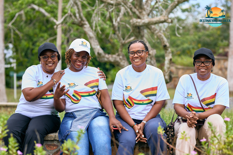 Accra: Guided City Tour with Hotel Pickup & Beach Visit