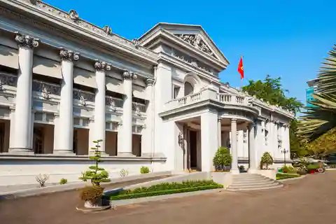 Visita al Museo de Historia y al Mercado Ben Thanh