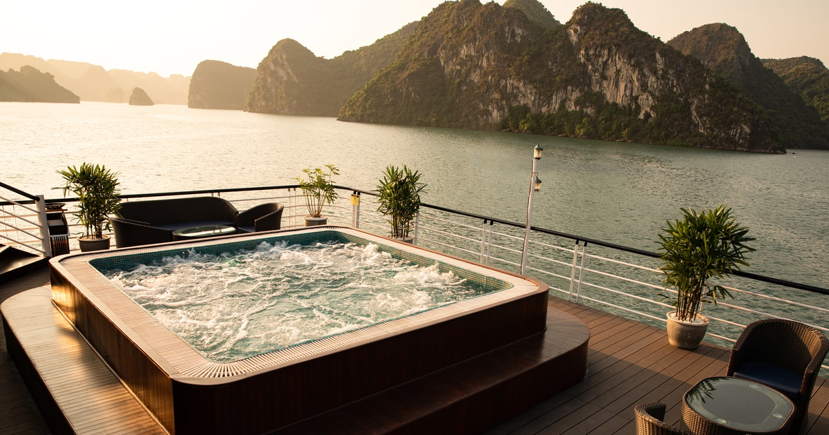 Hanoi Crociera Notturna Nella Baia Di Ha Long Con Jacuzzi E Balcone