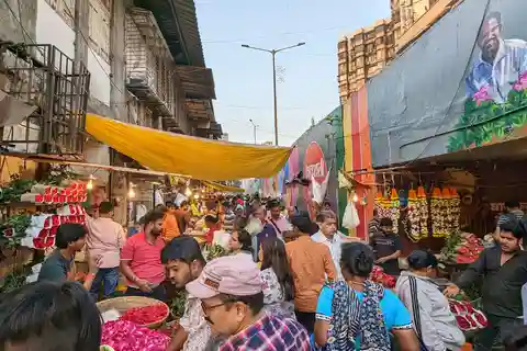 Mumbai Hidden Gems : Early Morning Tour with Expert Guide