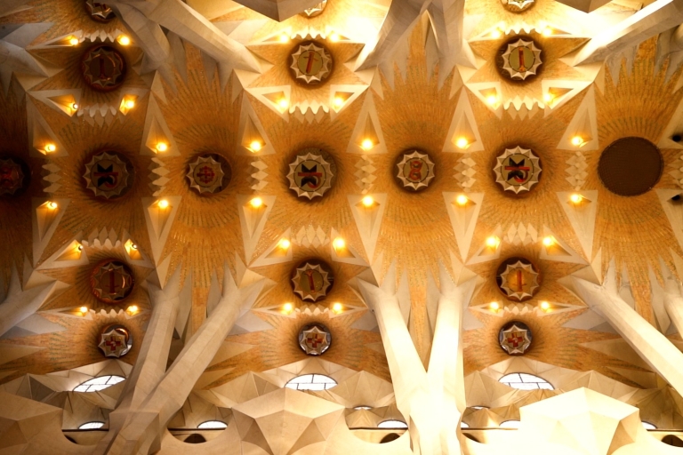 Sagrada Familia: wycieczka bez kolejki z certyfikowanym przewodnikiem
