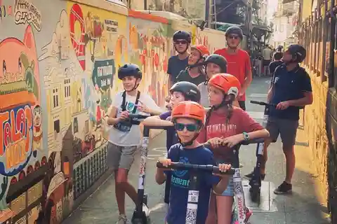 Bangkok: Tour in scooter di Chinatown all'insegna della street art