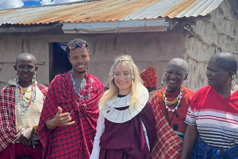 Arusha: visita a la aldea maasai y cascadaExcursión de un día: visita al poblado maasai y Cascada