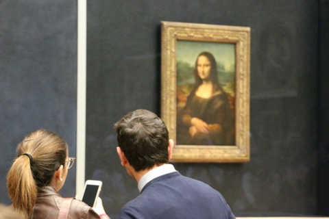 Paris: Semi-Private Tour of the Louvre Museum and Mona Lisa