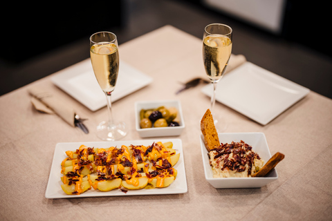 Jamón, Cheese and Wine Experience near Sagrada Familia Barcelona: Jamon, Cheese, and Wine Tasting Experience