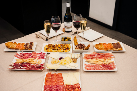 Jamón, Cheese and Wine Experience near Sagrada Familia Barcelona: Jamon, Cheese, and Wine Tasting Experience