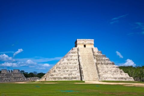 Da Merida: tour guidato di Chichén Itzá e Izamal