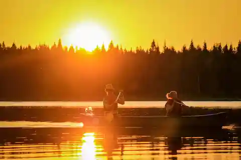 Rovaniemi: Kanotpaddling under midnattssolen