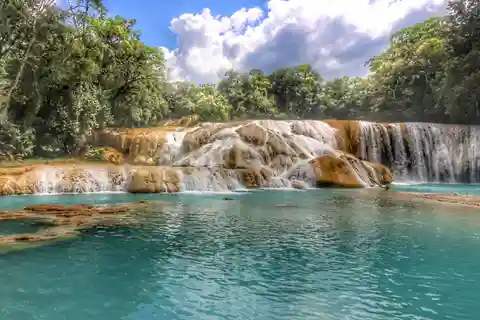 San Cristobal: Palenque, Agua Azul e Misol-Ha Guida in inglese