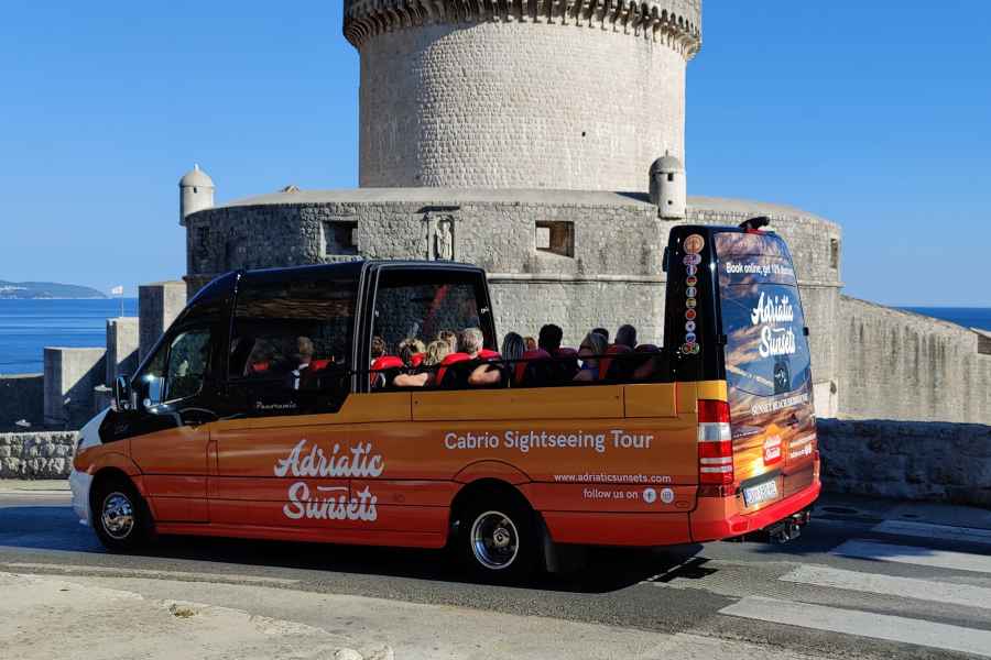 Dubrovnik: Cabrio-Bus-Panorama-Tour mit Audioguide. Foto: GetYourGuide