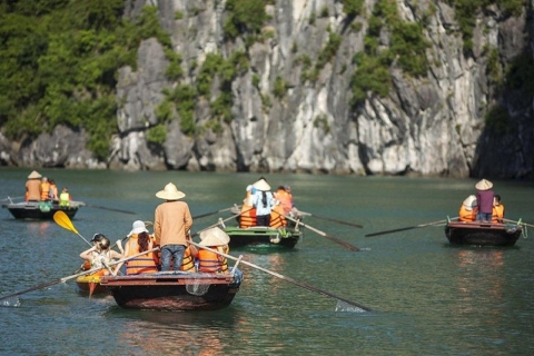 Desde Hanói: Excursión de 2 días a la Bahía de Halong con estancia en familia en Ninh Binh