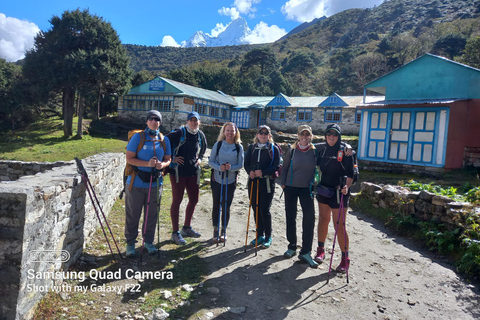 Desde Katmandú: Excursión de 11 días al Campamento Base del Everest con guía