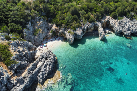 Crucero por Zante hasta las Cuevas Azules y la Playa del Naufragio Parada fotográficaDesde Cefalonia Cuevas Azules, Playa de Navagio y Crucero por Zante