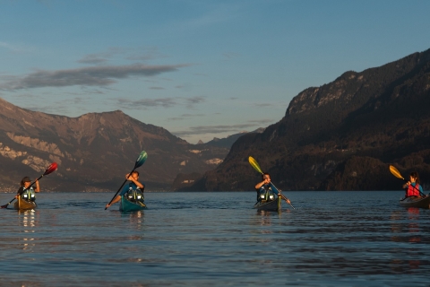 Interlaken: Kajaktour auf dem türkisfarbenen BrienzerseeBis zu 3 Tage im Voraus stornieren: Brienzersee Kayak Tour