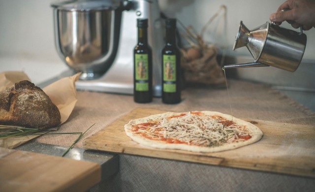 Visit Partinico Pizza-Making Class on an Organic Farm with Wine in Alcamo, Italy