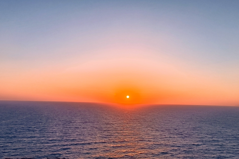 Santorini: Visita guiada privada con vistas a la puesta de solSantorini: Visita guiada privada con vistas a la puesta de sol en Limosedan