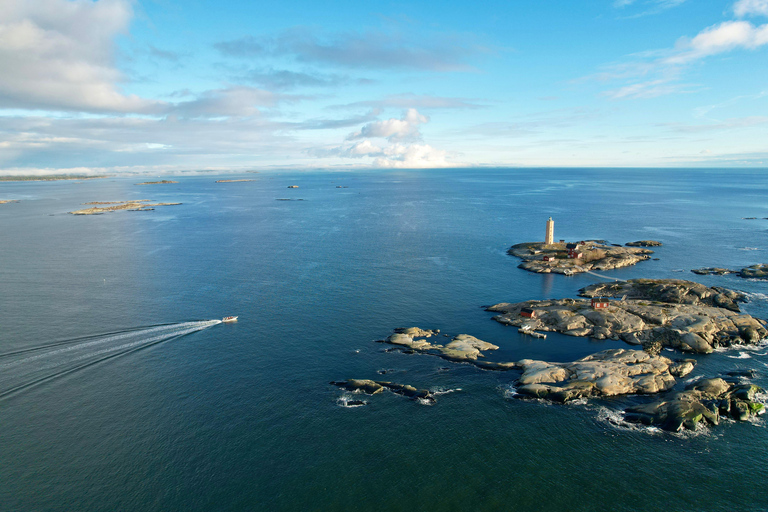 Helsinki: Private RIB Boat Cruise with Snacks and Drinks