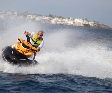 Puerto del Carmen: Alquiler de moto acuática individual o doble