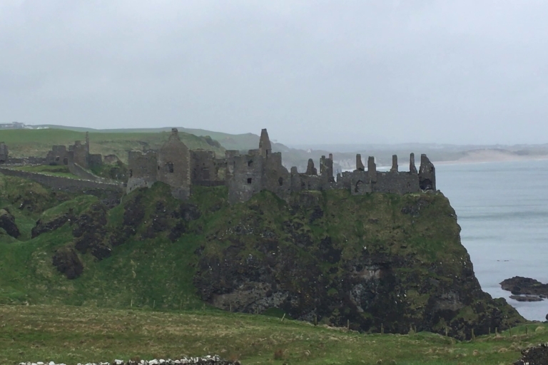 Game of Thrones & Giant's Causeway: Guided Tour from Belfast
