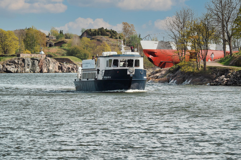 From Helsinki: Ferry Ride to Suomenlinna & Walking Tour