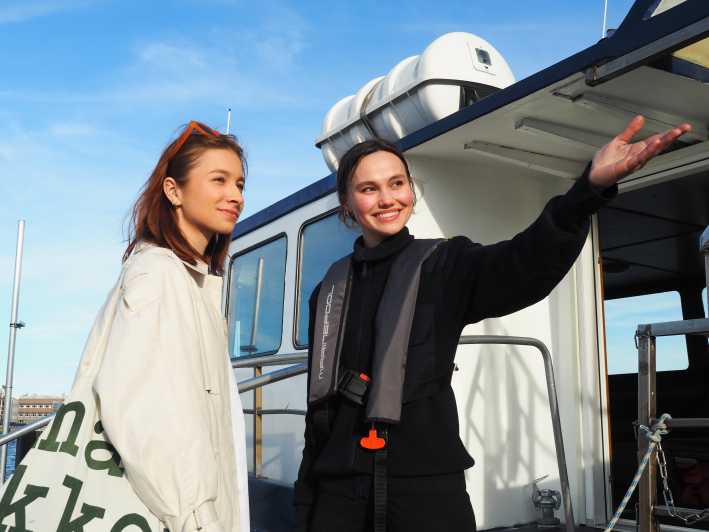 From Helsinki: Ferry Ride to Suomenlinna & Walking Tour