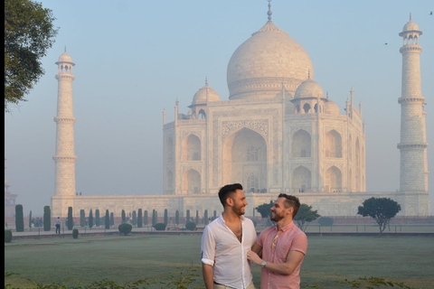 LGB-TQ Friendly Taj Mahal Prywatna wycieczka z DelhiPrywatna wycieczka Taj Mahal przyjazna LGBT-Q z Delhi