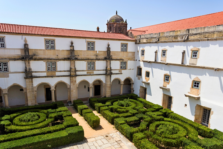 从里斯本出发：圣殿骑士路线 - 阿尔穆罗尔、托马尔和基督修道院独家私人之旅