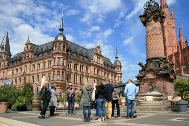Visit Wiesbaden Humorous stories and history in Wiesbaden
