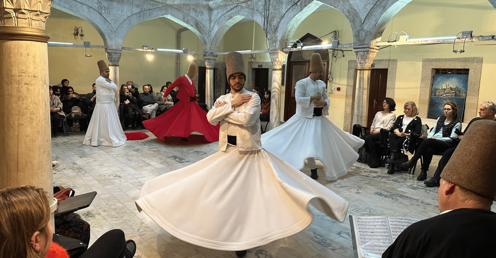 Istanbul, Whirling Dervishes Zeremonie und Mevlevi Sema - Hizvo