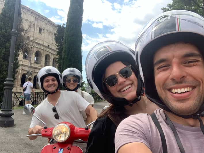 Rome : Visite en Vespa avec guide local