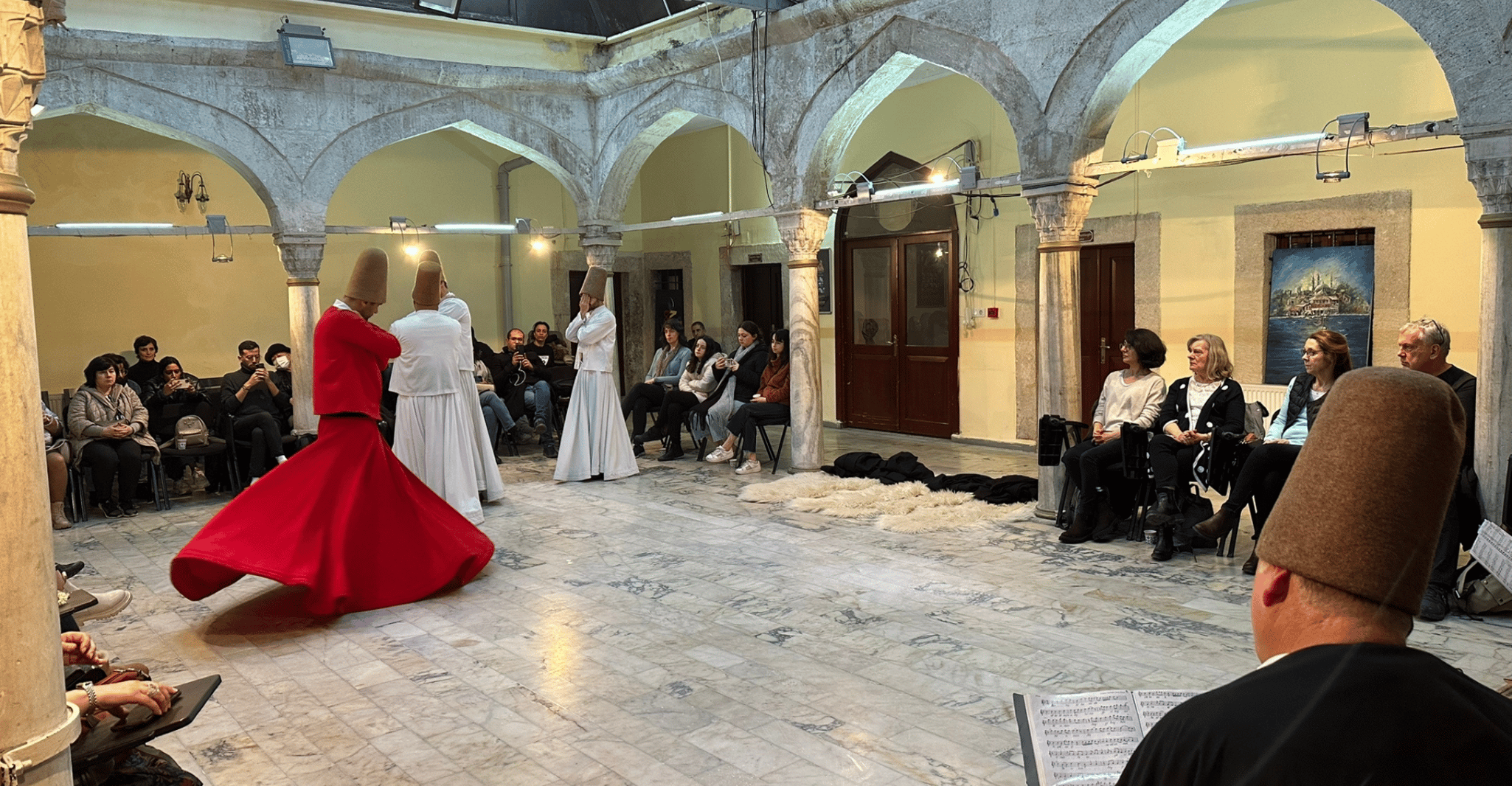 Istanbul, Whirling Dervishes Zeremonie und Mevlevi Sema - Hizvo