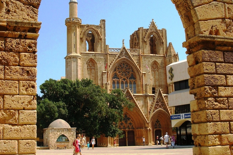 Depuis Paphos : Visite à pied de Nicosie - Larnaca (Chypre du Nord)