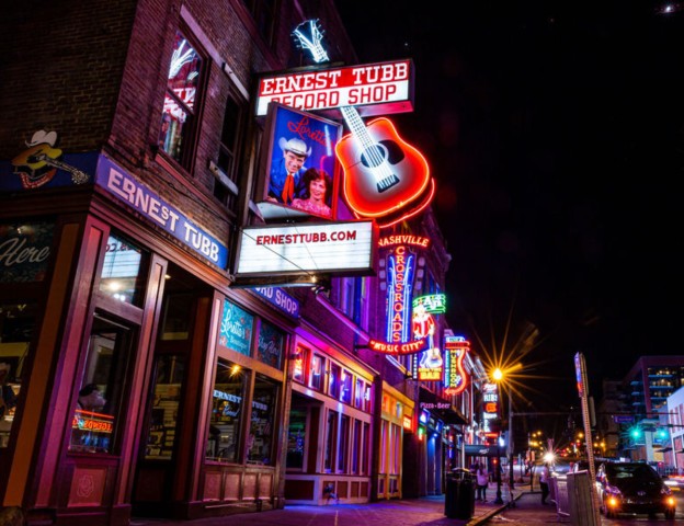 Visit Nashville Ghosts, Boos and Booze Haunted Pub Crawl in Nashville