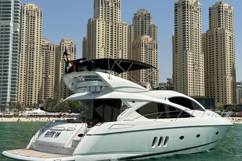 Dubai: Private Yacht Sightseeing Cruise with Swimming