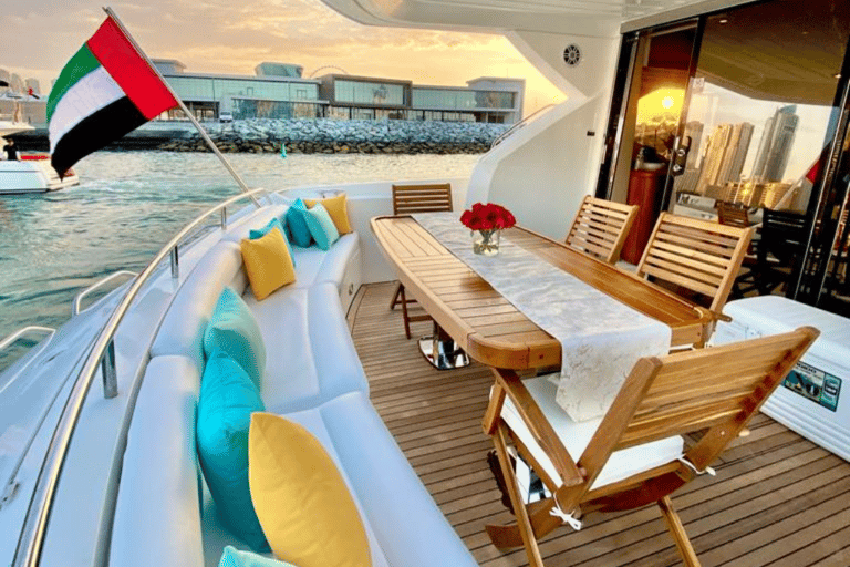 Dubai: Private Yacht Sightseeing Cruise with Swimming