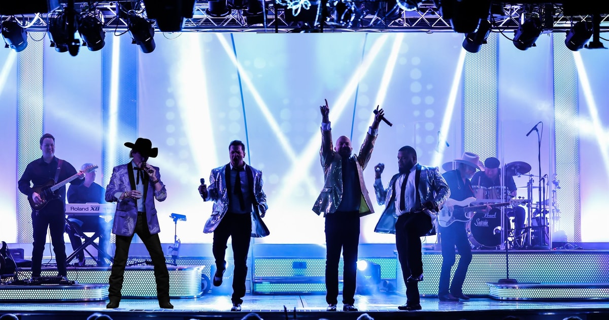 Branson Pierce Arrow Country, Gospel, & Comedy Show Ticket GetYourGuide