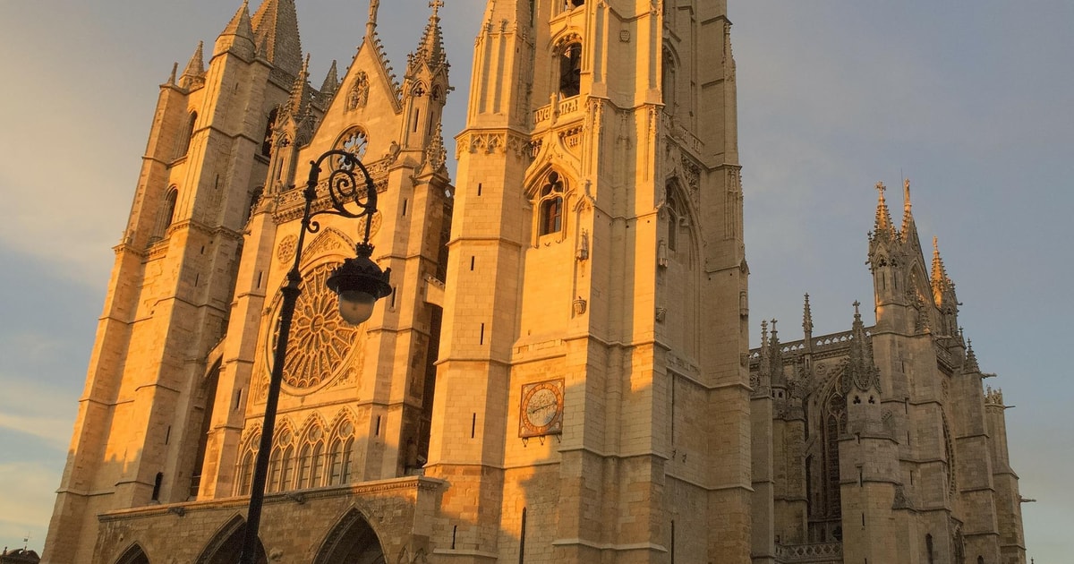 Le n Old Town Cathedral City Tour GetYourGuide le-n-old-town-cathedral-city-tour-getyourguide