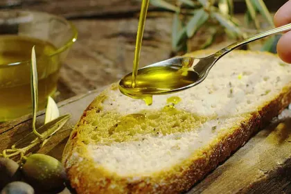 San Gimignano: Olivenölverkostung und toskanische Snacks