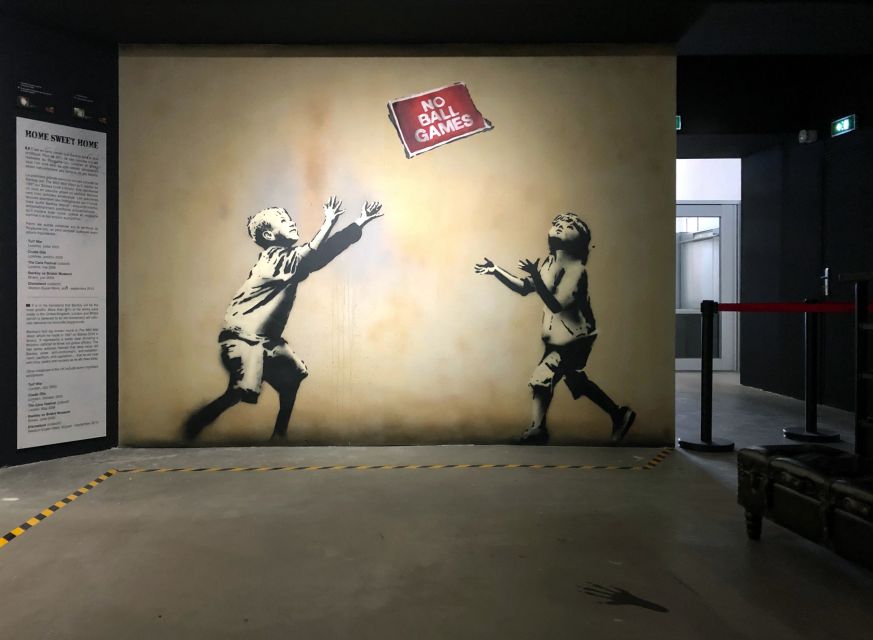 Paris: The World of Banksy Musée Banksy - entrébiljett