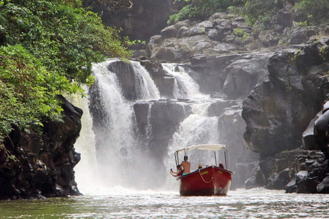 Maurício: viagem de catamarã Ile Aux Cerfs com almoço e traslado